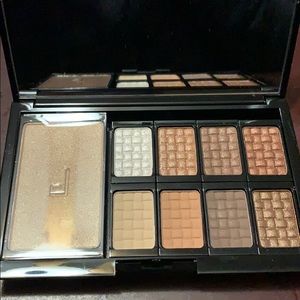 Doucce Freematic Eyeshadow Palette